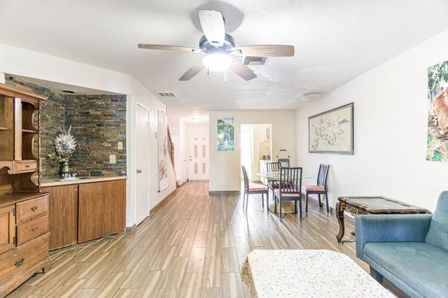 8323 Wilcrest Drive 1012, Houston, TX 77072