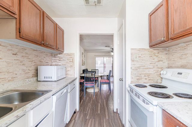 8323 Wilcrest Drive 1012, Houston, TX 77072