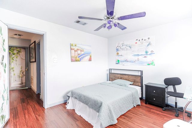 8323 Wilcrest Drive 1012, Houston, TX 77072