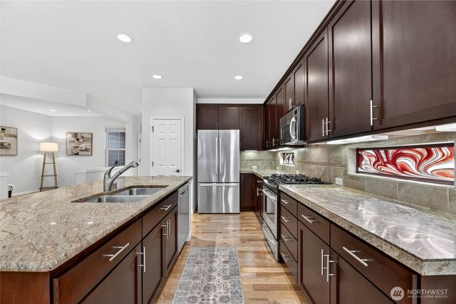 12357 Big Leaf Way NE, Redmond, WA 98053