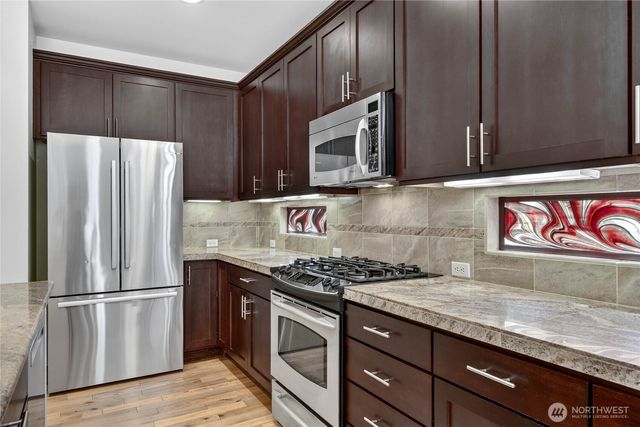 12357 Big Leaf Way NE, Redmond, WA 98053