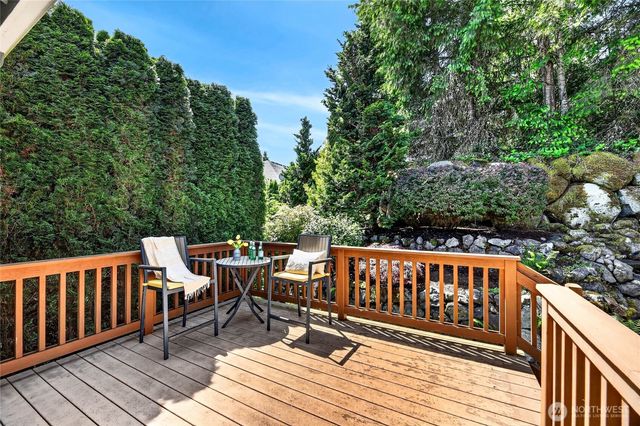 12357 Big Leaf Way NE, Redmond, WA 98053