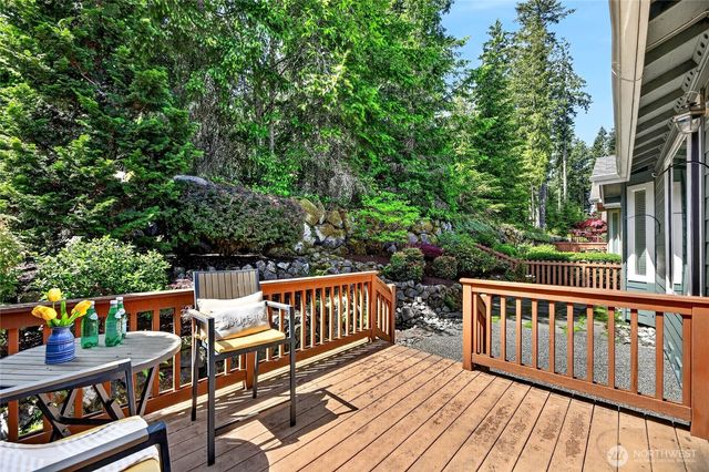 12357 Big Leaf Way NE, Redmond, WA 98053