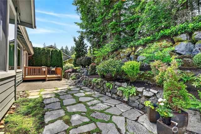 12357 Big Leaf Way NE, Redmond, WA 98053