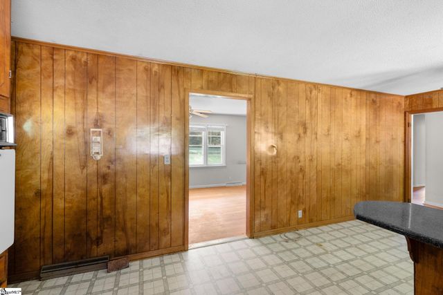 3190 Apple Orchard Road, Clinton, SC 29325