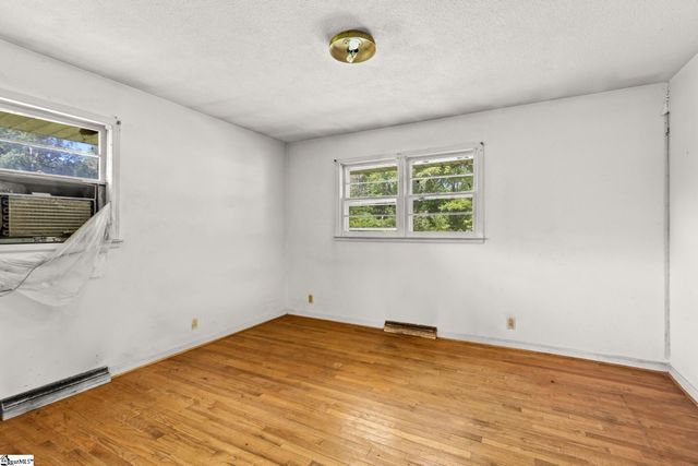 3190 Apple Orchard Road, Clinton, SC 29325