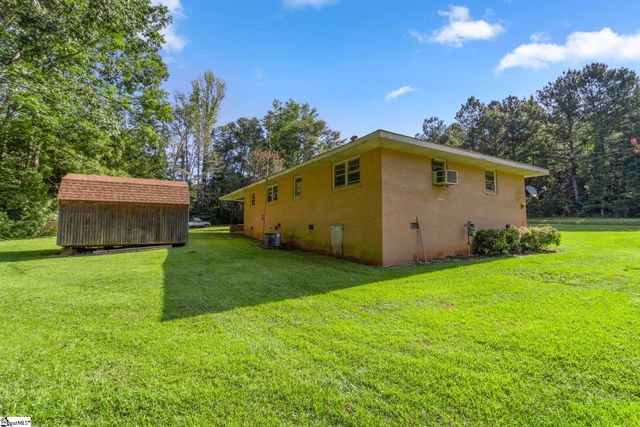 3190 Apple Orchard Road, Clinton, SC 29325