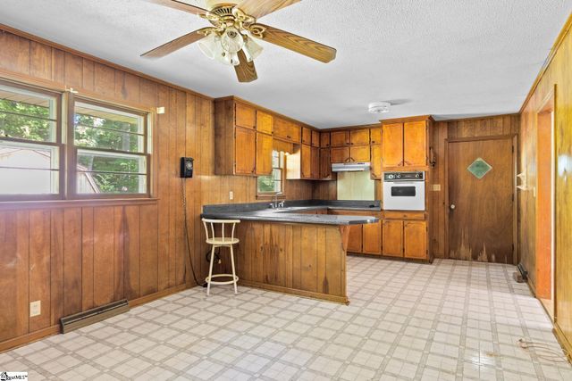 3190 Apple Orchard Road, Clinton, SC 29325