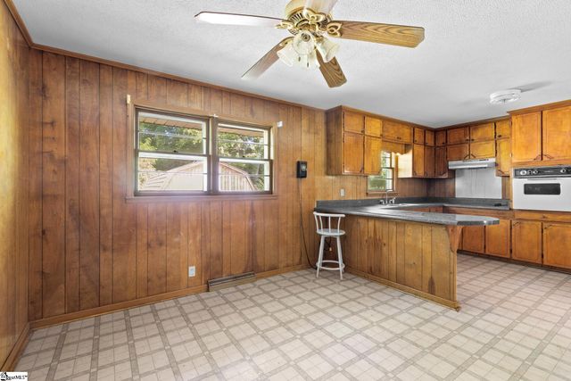 3190 Apple Orchard Road, Clinton, SC 29325