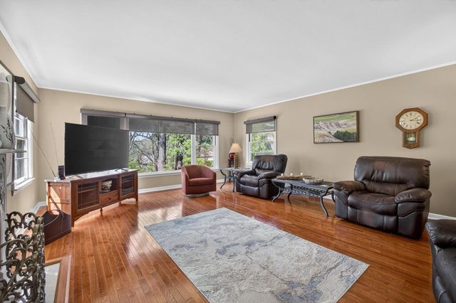 2120 31st Avenue, Rock Island, IL 61201