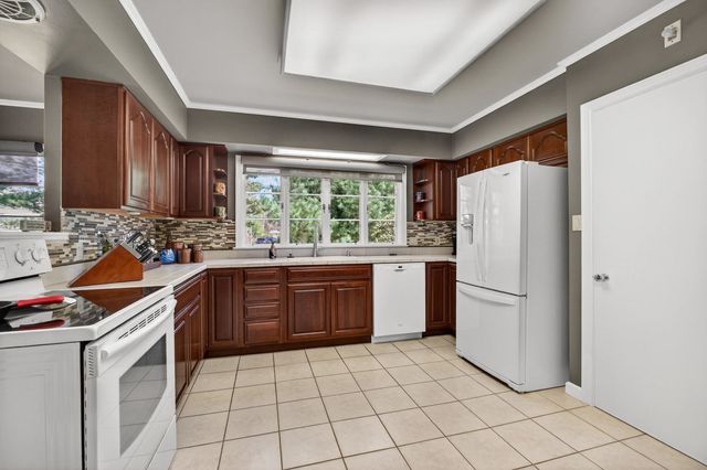2120 31st Avenue, Rock Island, IL 61201