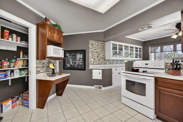 2120 31st Avenue, Rock Island, IL 61201