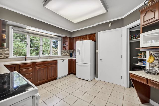 2120 31st Avenue, Rock Island, IL 61201