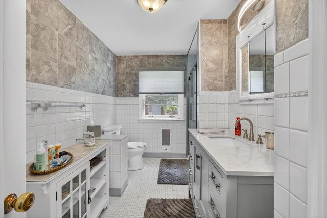 2120 31st Avenue, Rock Island, IL 61201