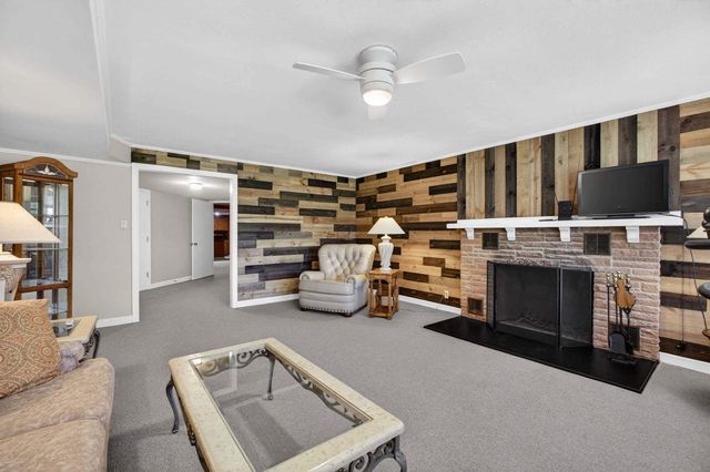 2120 31st Avenue, Rock Island, IL 61201