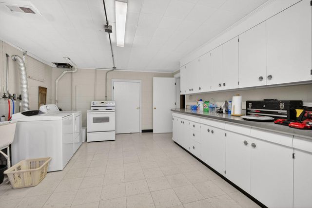 2120 31st Avenue, Rock Island, IL 61201