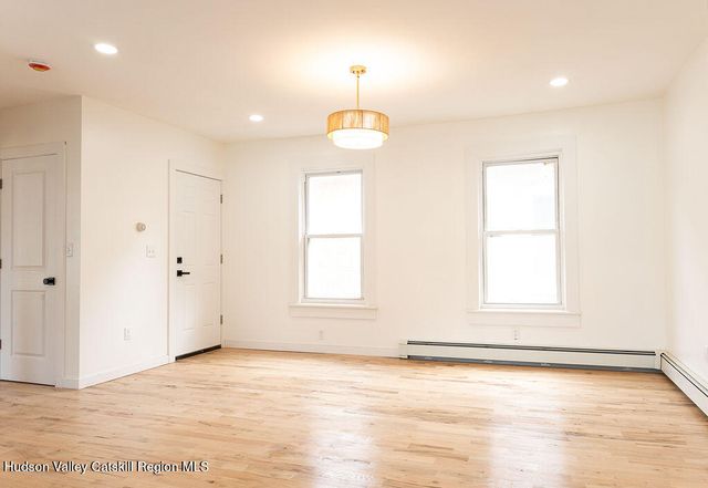 88 Henry St. Fl. 2, Kingston, NY 12401