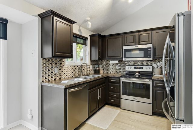 8849 N 83rd Avenue, Omaha, NE 68122