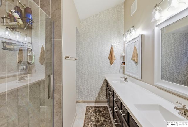 8849 N 83rd Avenue, Omaha, NE 68122