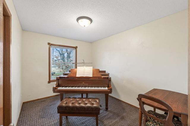 1863 164th Lane NE, Ham Lake, MN 55304