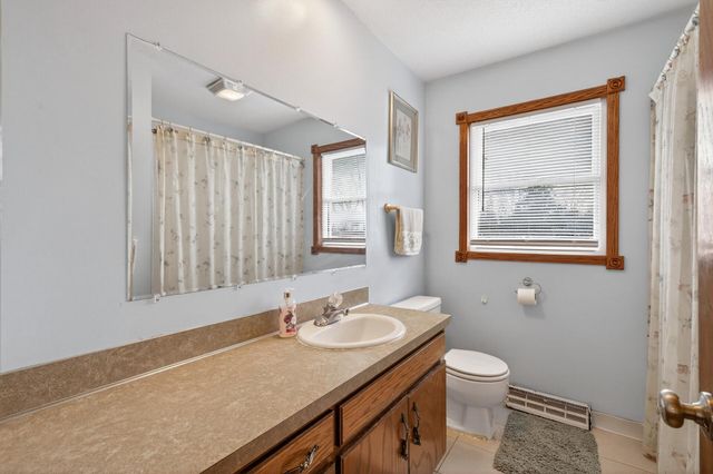 1863 164th Lane NE, Ham Lake, MN 55304