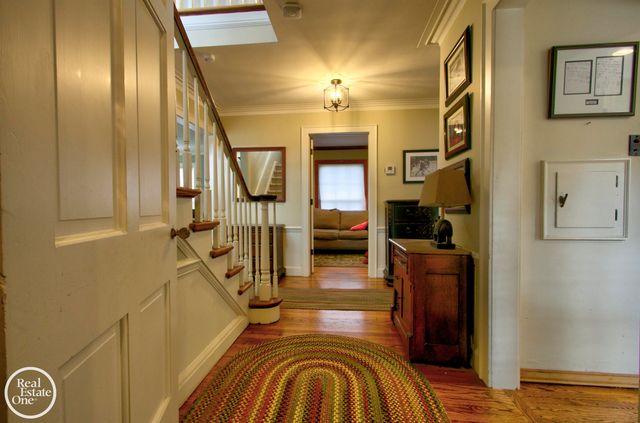 203 Ridge Road, Grosse Pointe Farms, MI 48236