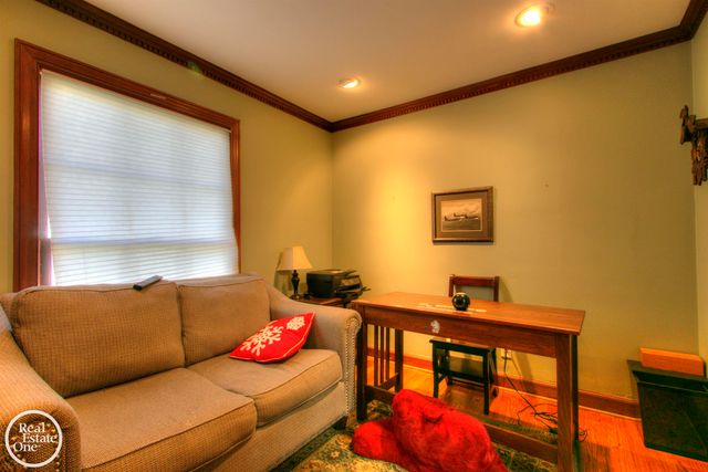 203 Ridge Road, Grosse Pointe Farms, MI 48236