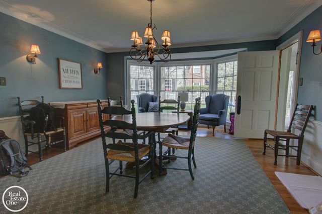 203 Ridge Road, Grosse Pointe Farms, MI 48236