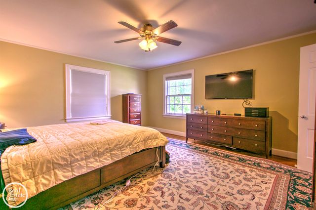 203 Ridge Road, Grosse Pointe Farms, MI 48236