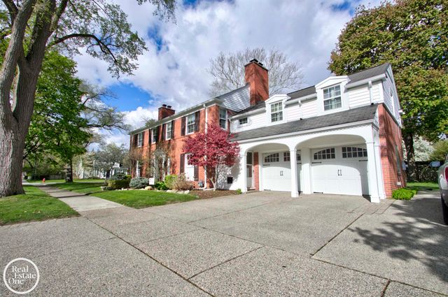 203 Ridge Road, Grosse Pointe Farms, MI 48236