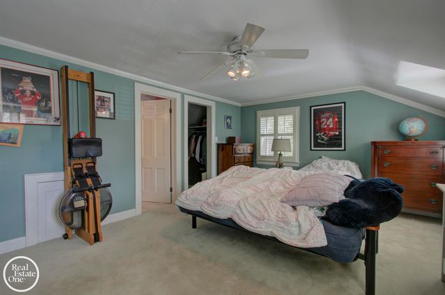 203 Ridge Road, Grosse Pointe Farms, MI 48236
