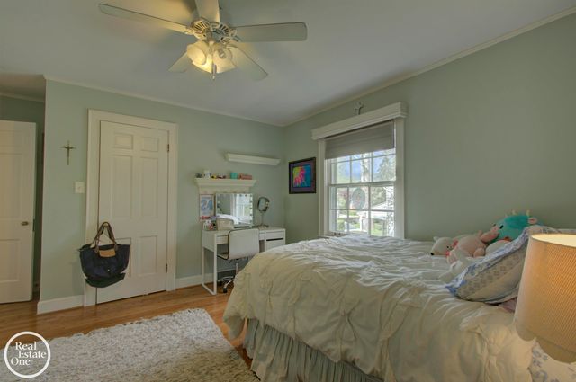 203 Ridge Road, Grosse Pointe Farms, MI 48236