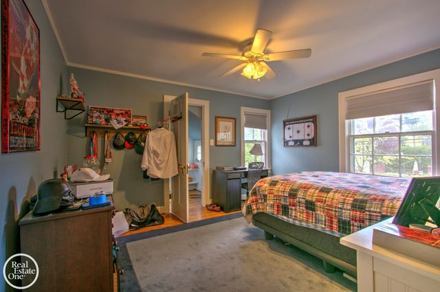 203 Ridge Road, Grosse Pointe Farms, MI 48236