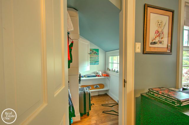 203 Ridge Road, Grosse Pointe Farms, MI 48236