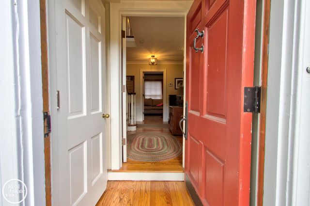 203 Ridge Road, Grosse Pointe Farms, MI 48236