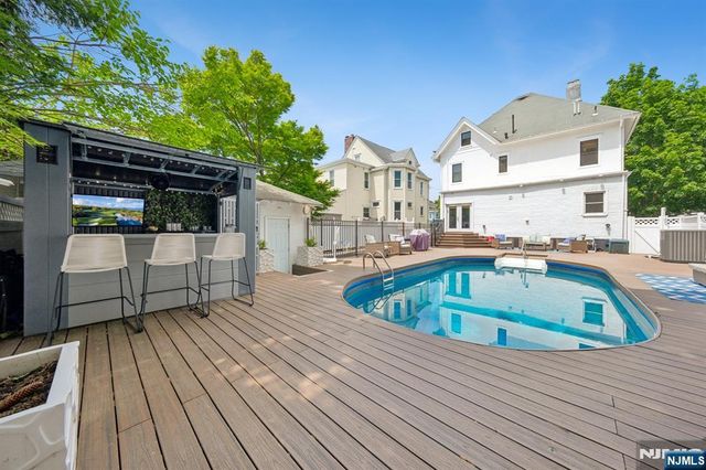 63 Ridge Road, Rutherford, NJ 07070