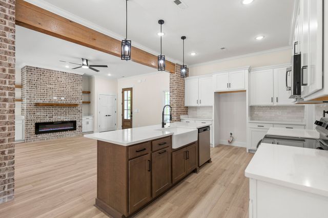 1932 River Rd, Clarksville, TN 37040