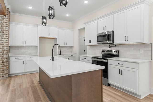 1932 River Rd, Clarksville, TN 37040