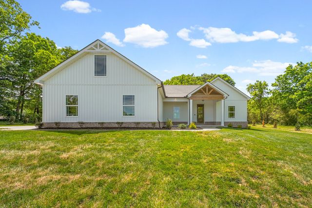 1932 River Rd, Clarksville, TN 37040