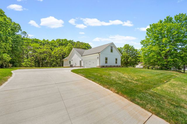 1932 River Rd, Clarksville, TN 37040