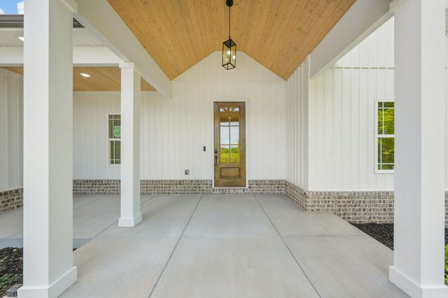 1932 River Rd, Clarksville, TN 37040
