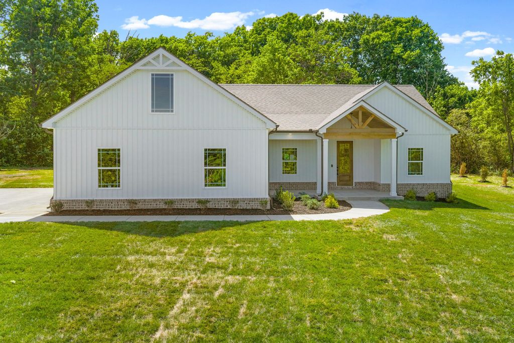 1932 River Rd, Clarksville, TN 37040