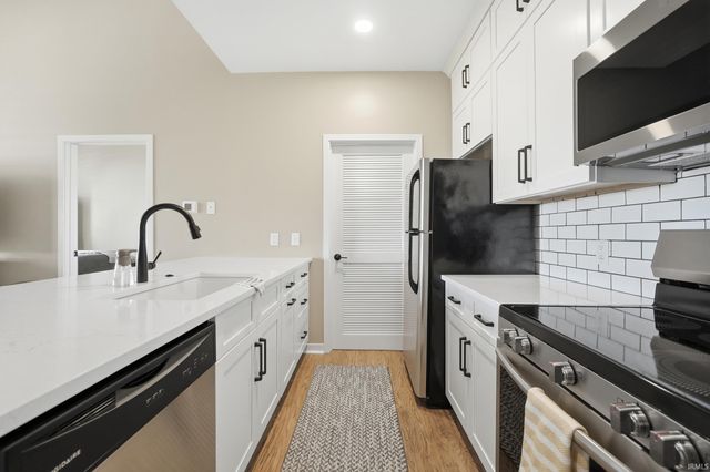 113 W Wayne St Apt 310, Fort Wayne, IN 46802