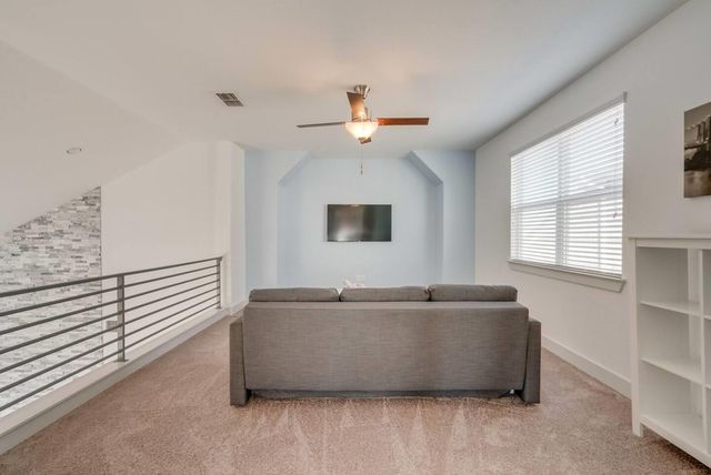 7100 Kane ST, Austin, TX 78741