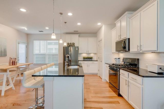 7100 Kane ST, Austin, TX 78741