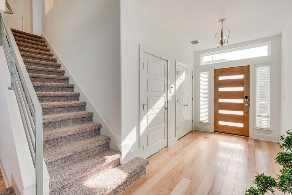 7100 Kane ST, Austin, TX 78741