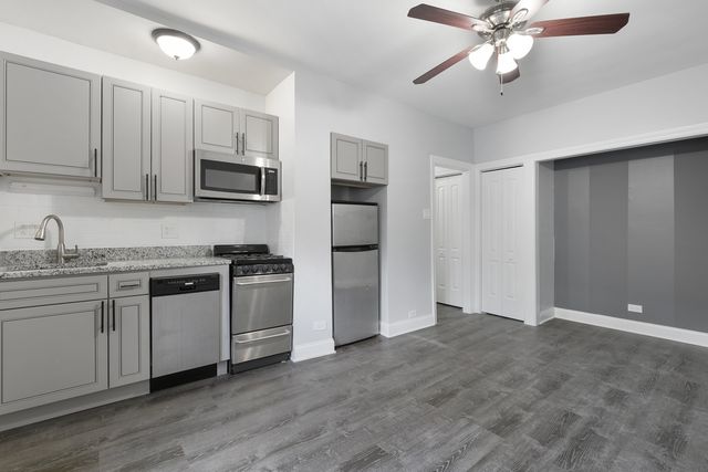 4555 N Malden Street 218, Chicago, IL 60640