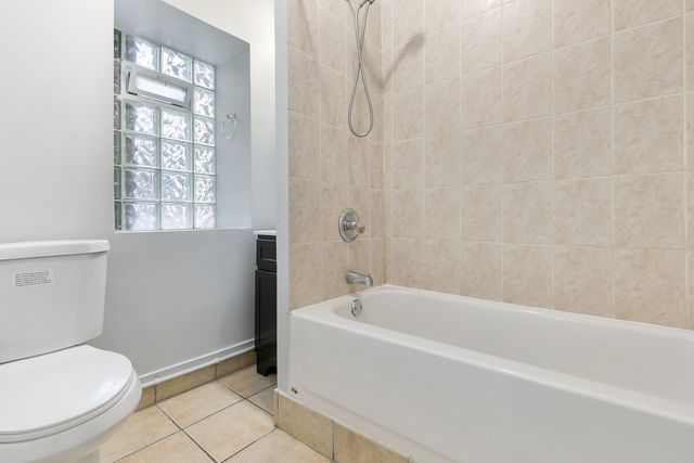 4555 N Malden Street 218, Chicago, IL 60640