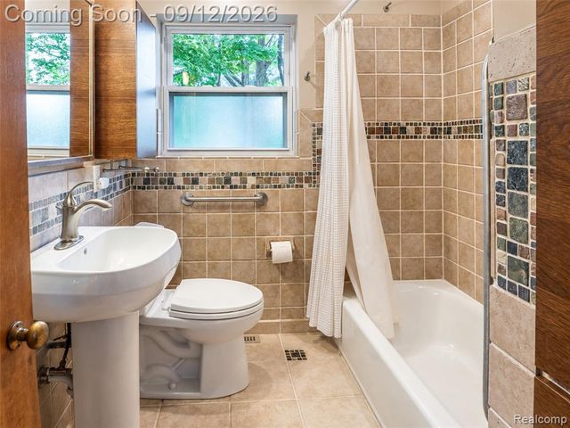 2036 Delafield Drive, Ann Arbor, MI 48105