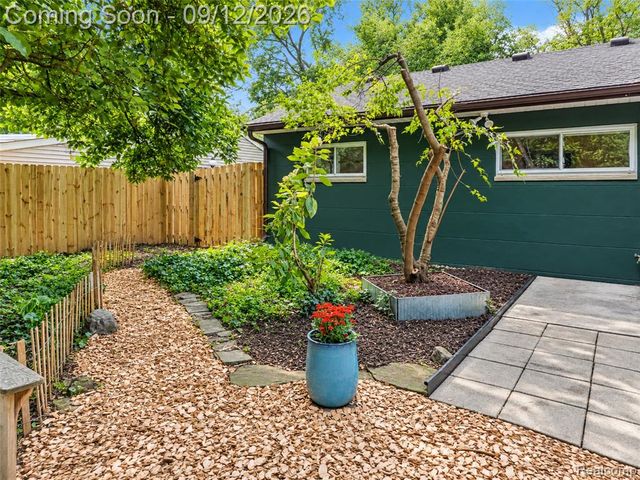 2036 Delafield Drive, Ann Arbor, MI 48105
